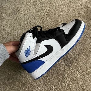 Jordan 1 Mid